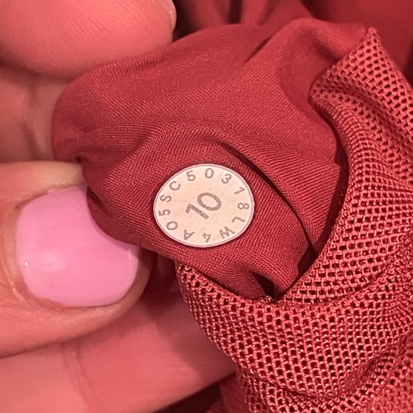 Lululemon Rain Jacket - Rust - Size 10 - Picture 4 of 4